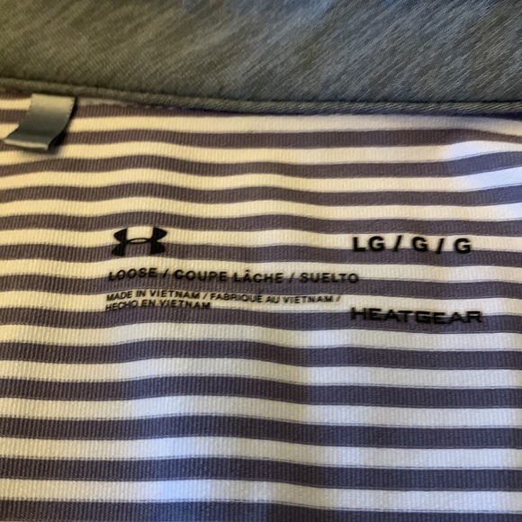 Under Armour Heat Gear, Loose L, Grey and White Striped. - Picture 2 of 4